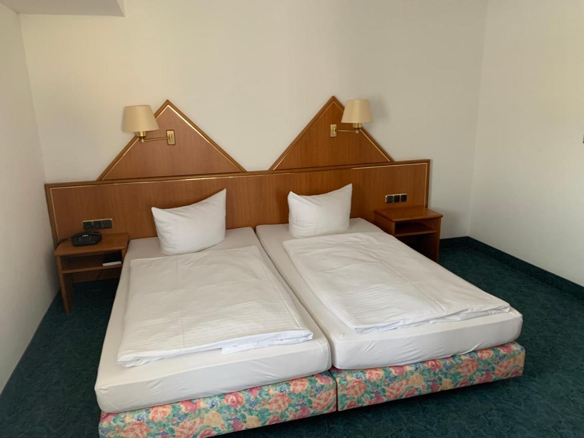 Hotel Garni Eschenbach Hildburghausen Exteriör bild