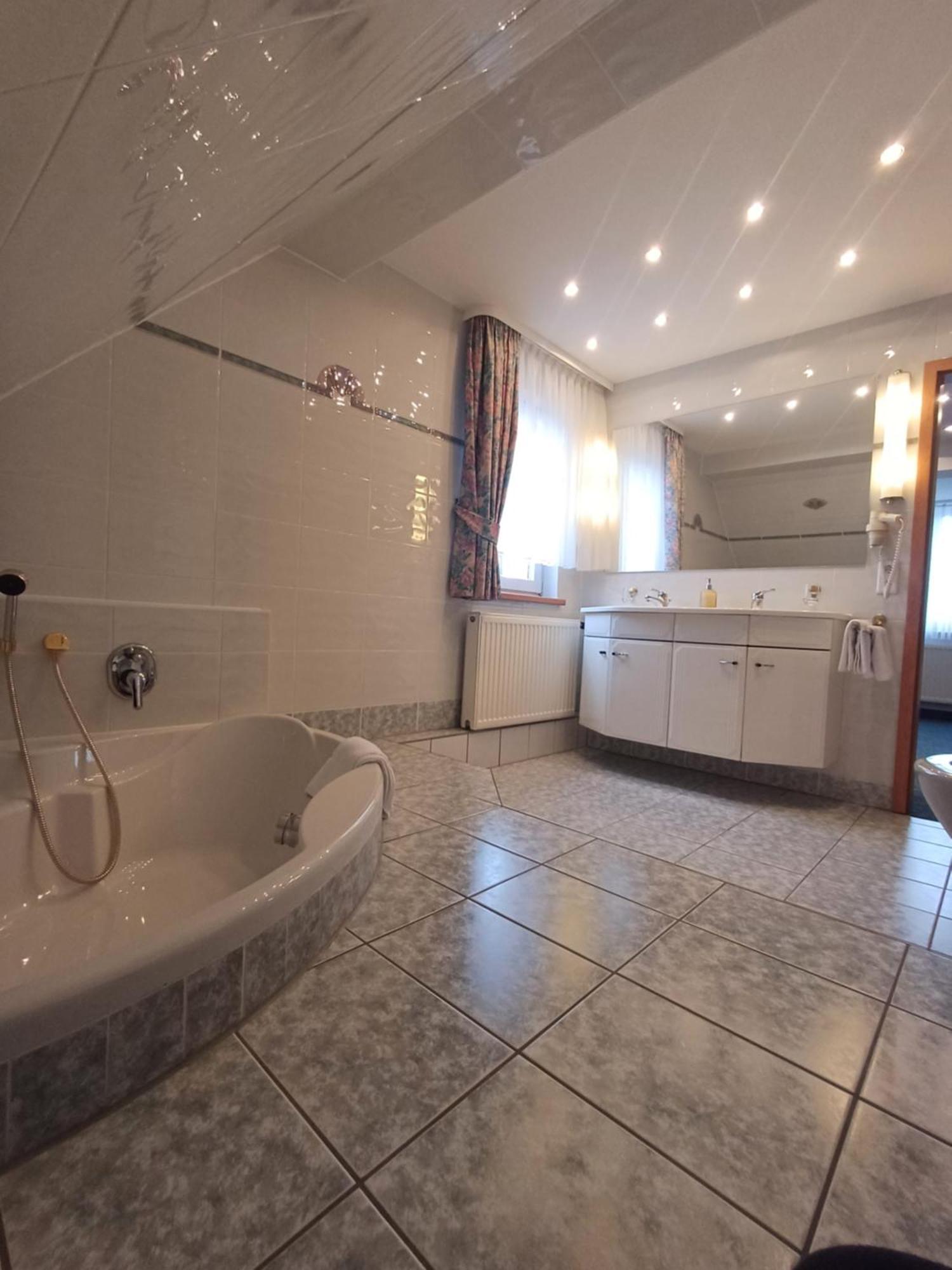 Hotel Garni Eschenbach Hildburghausen Exteriör bild